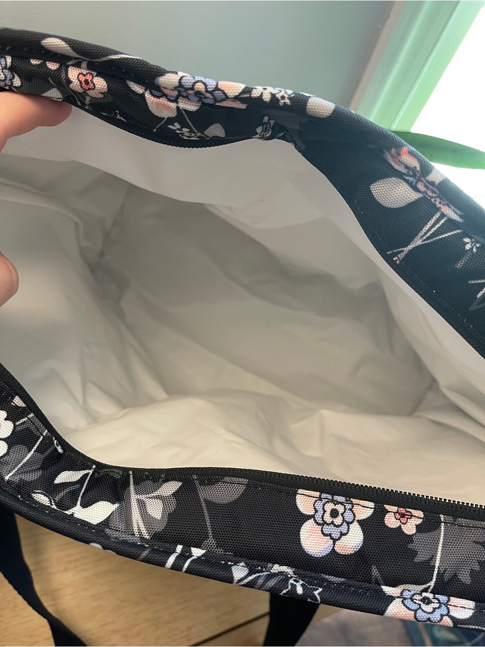Vera Bradley Large Insulated Cooler Tote - Picture 5 of 7